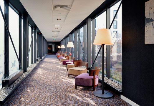 B&B 호텔 제슈프 로비