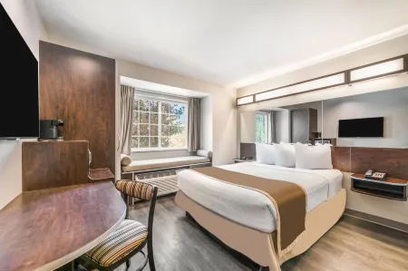 Microtel Inn & Suites by Wyndham Pearl River/Slidell Отели в г. Пиккейн