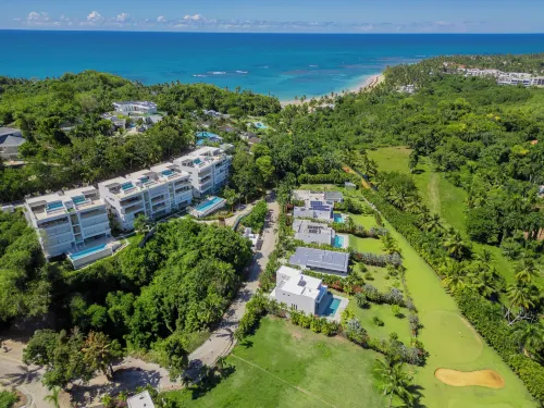 ลักชัวรี ฮิลส์ อพาร์ตโฮเทล