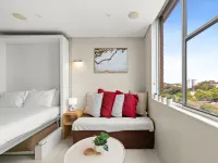 Bondi Studio Apartment with Pool & Rooftop Views Hotels in Bondi