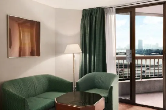 Ramses Hilton Photos