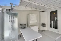 Between la & Orange County: Quiet Getaway w/ Patio