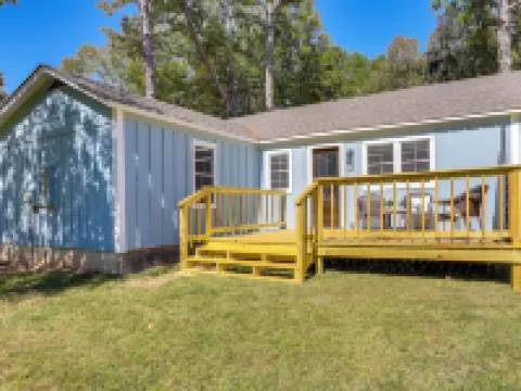 10 マイル トゥ テネシー リバー: ブルー ウィロー テーマド ホーム イウカのホテル