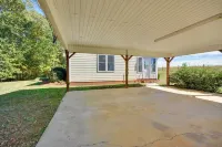 Peaceful & Convenient Country Retreat in Lexington - 3-Star