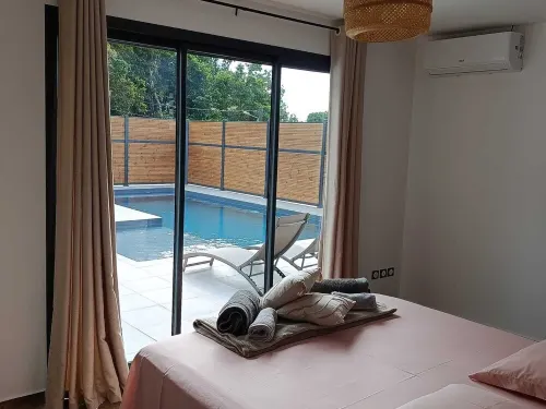 Villa  Bon Air Surrounded by Nature and Close to the Sea.