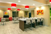 Microtel Inn & Suites by Wyndham Red Deer - Wifi