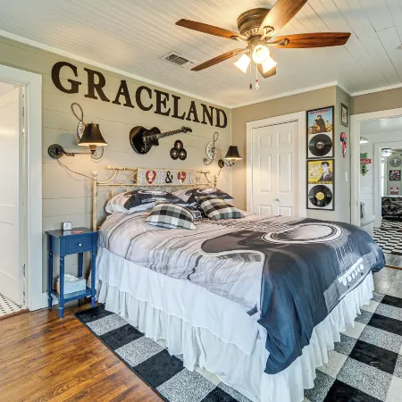 Retro Retreat in Llano w/ Screened Porch!