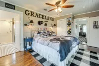 Retro Retreat in Llano w/ Screened Porch!