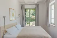 Turmvilla Ground Floor: Terrace with Pergola, Wood-Burning Stove and Water Access