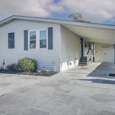 Deck & Pool Access: Myrtle Beach Getaway