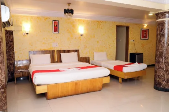 Hotel Dhammanagi Comforts