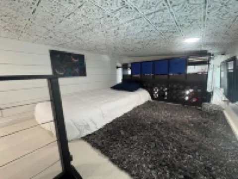 Pet Friendly, Modern Tiny Home in Vibrant Clermont!