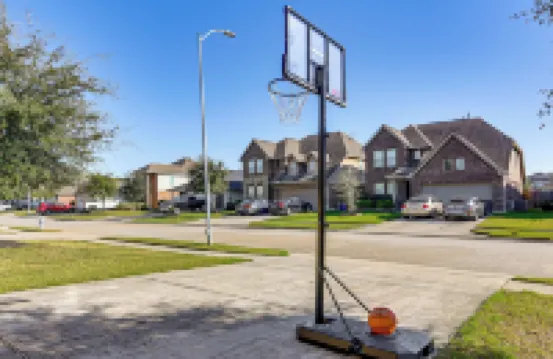 休斯頓地區的帶頂棚露台和寬敞庭院的家！ 阿塔斯科斯塔酒店