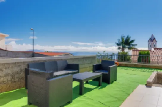 Andrade's Villa by HRM