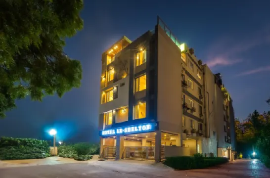 Tripli Hotels le Shelton Hotels near Sas-Bahu Temple
