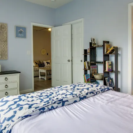 Condo w/ Pool Access ~ 2 Mi to Rehoboth Beach!