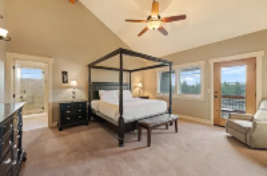 Five Peaks Home with Soaking Tub