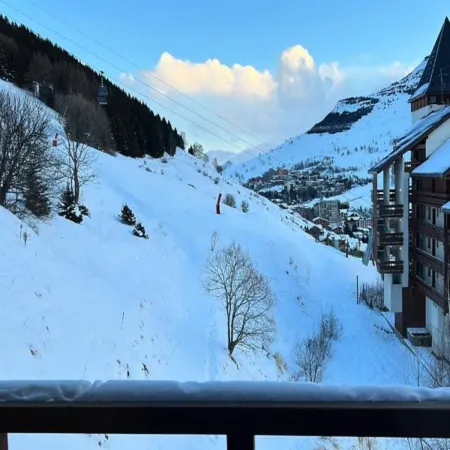 Apartment in Les Deux Alpes with Ski Views