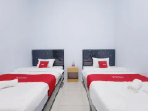 Guest House AA Syariah Pekalongan by Hello Room Hotels in Bendan
