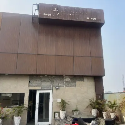 Staylo Masterprice 宮殿 阿拉姆巴格附近的飯店