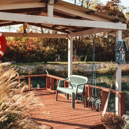 Private 5 Acres w. Pond, Hot Tub, Pet Friendly