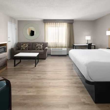 La Quinta Inn & Suites by Wyndham Mansfield Oh