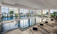Hilton Bahrain City Centre Hotel & Residences - С бассейном
