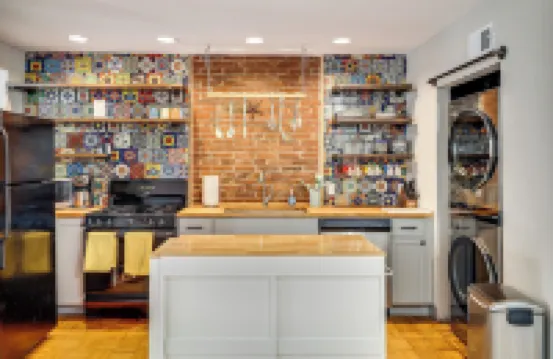 Walk to Bars & Dining: Historic Benton Park Gem