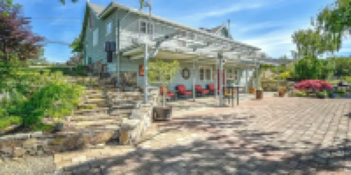 Blackbird Glen Bed and Breakfast, Glenmore, Kelowna, BC