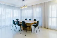 Marina Apartments by Olala Homes - Parkplatz