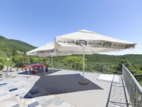 Apartments Andela Hoteles en Brseč