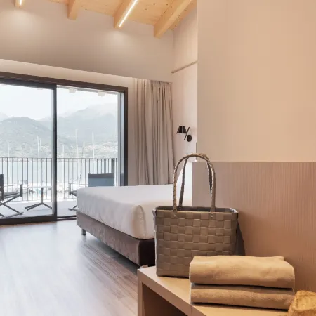 Lago Dorato Marina Lodge - Lakefront