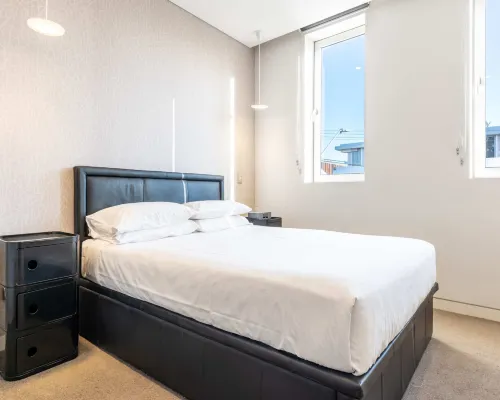 Comfy 1-Bed Apartment in Perfect Location Hotels in Cremorne