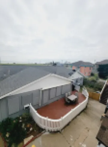 Galveston beach house - 1 block from the beach