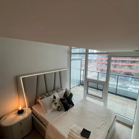 Luxury Downtown Stay, CN Tower & Rogers Centre Отели рядом с достопримечательностью «Харборфронт Центр»