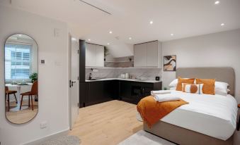 Lindenstone Apartments