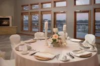 Riverview Inn & Suites, Ascend Hotel Collection - breakfast