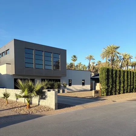 Large Modern 4 Bed in Arcadia w/ Pool & HT - 10min from old town Scottsdale