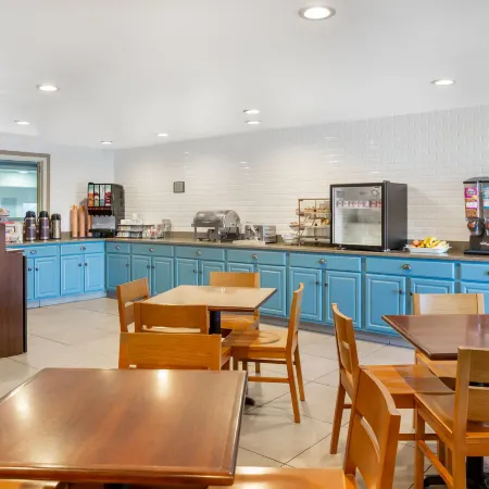 Country Inn & Suites by Radisson, Georgetown, KY