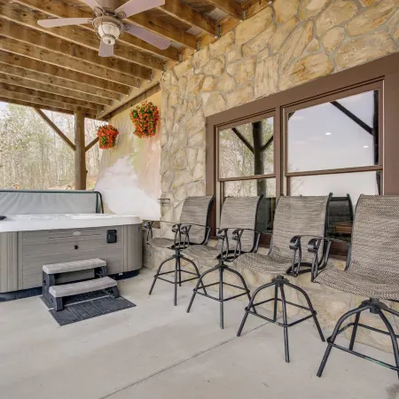 210-acre Cabin w/ Trails & Hot Tub in Tuscumbia!