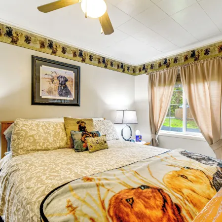 Walk to Twilight Sites! Forks Home w/ Hot Tub