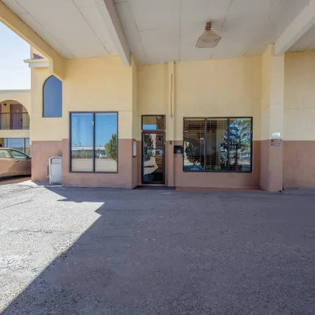 Royal Holiday Motel by Belvilla Gallup I-40