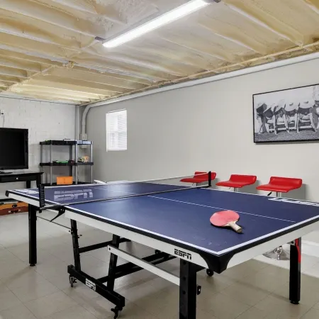 Family Tides by Avantstay 1 Block to the Beach + Game Room + Large Deck Near Center Street