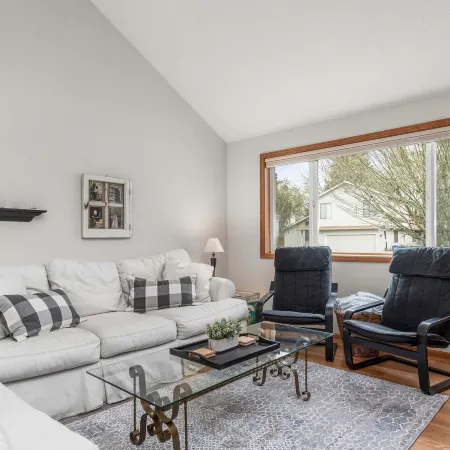 Oakway Oasis - 6 Minutes To Autzen 4 Bedroom Home