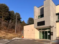 OVER THE MOUNTAIN Hotels in 