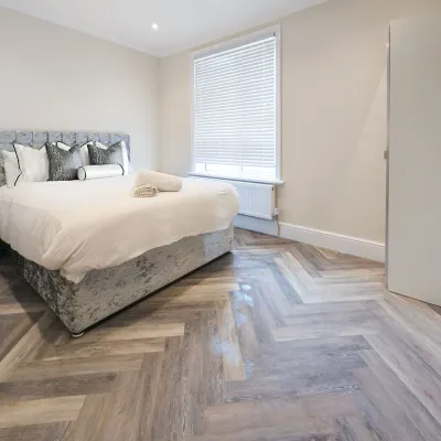 5 Bedroom 5 Bath House Portsmouth Docks Отели рядом с достопримечательностью «Порт Солент»