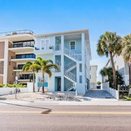 4B Balcony Beachfront Access to Indian Rocks Beach