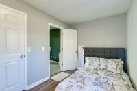 Walkable Hopkinsville Home w/ Yard! - 3-Star