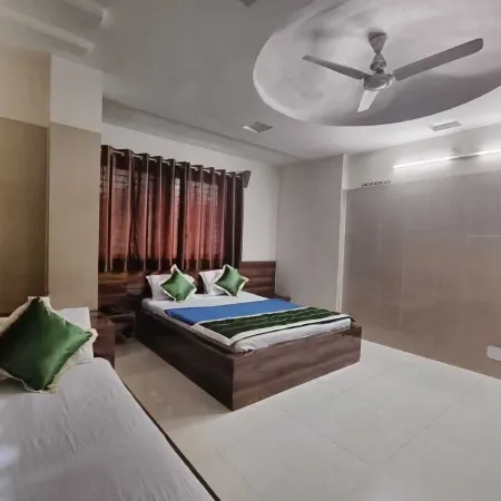 Sai prabhu Pimpalwadi Rd Отели рядом с достопримечательностью «Храм Саи Бабы»