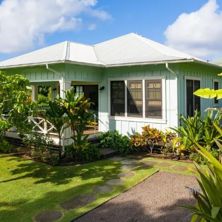 New Custom Hawaiian Cottage - Poipu Beach- Koloa, Hi